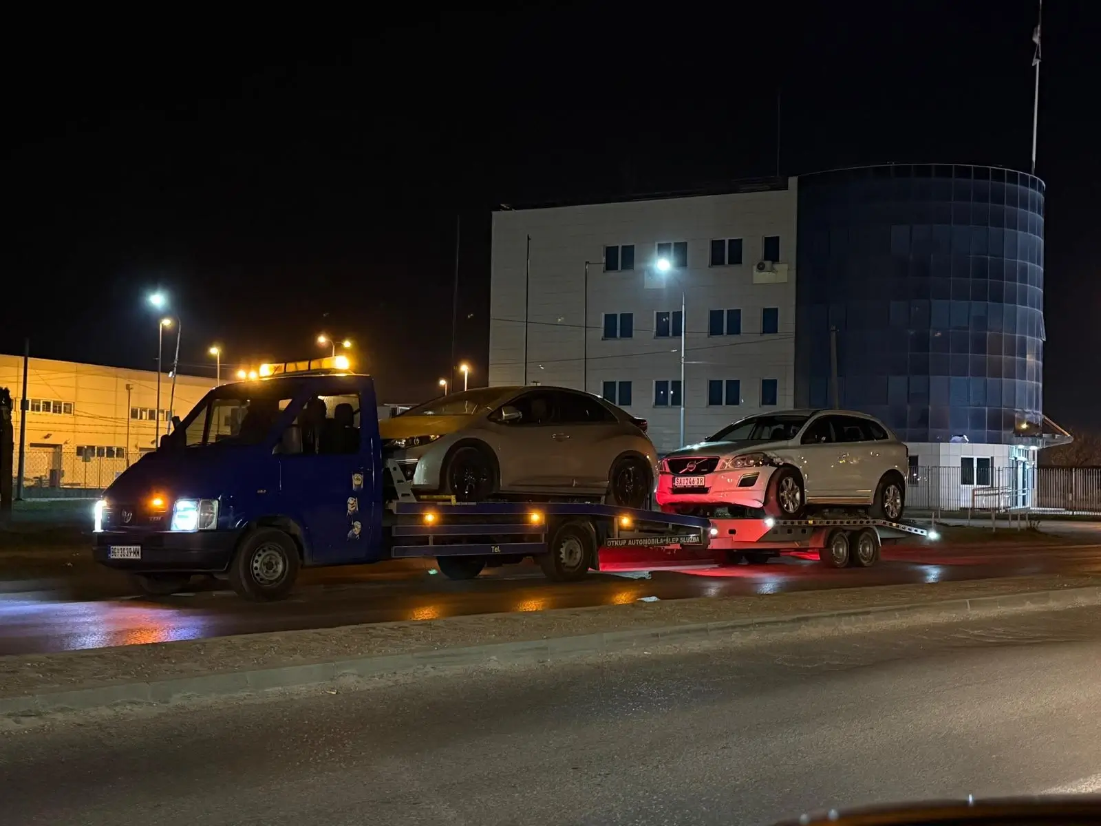Šlep služba Velbo Automobili - šleper sa dva automobila, Kraljevo
