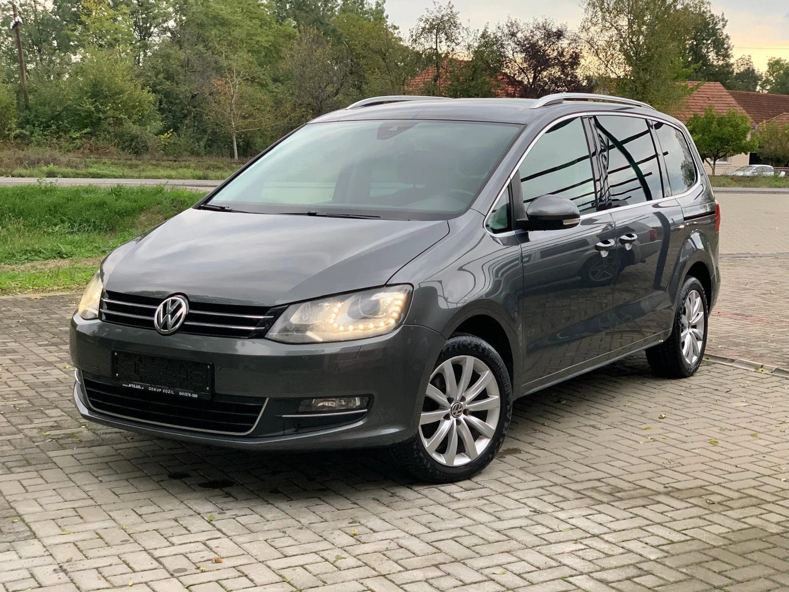 Volkswagen Sharan 2.0 DSG - slika 1